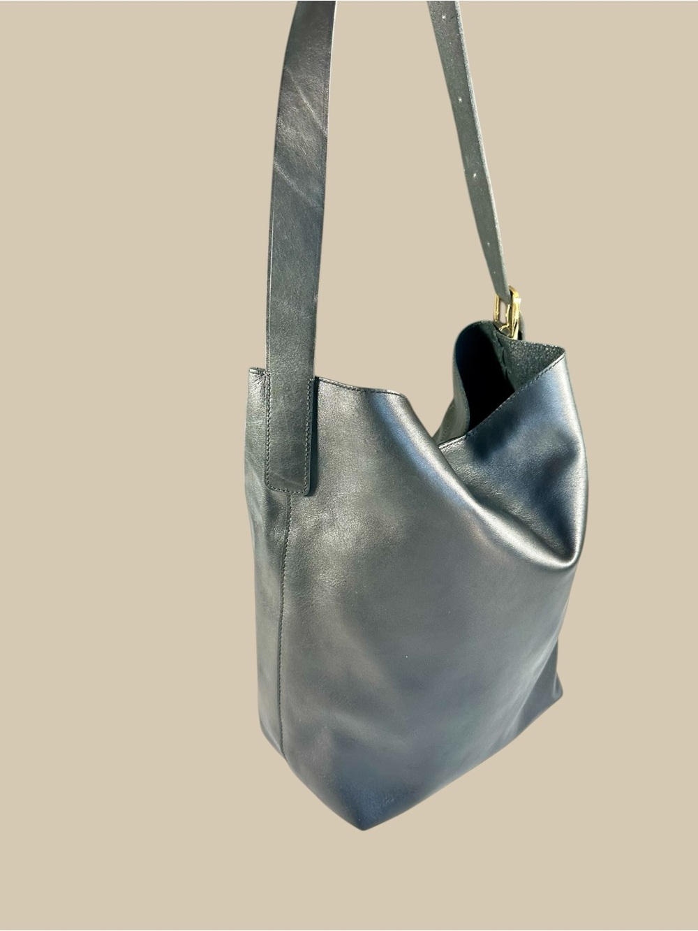 NWT Madwell The Essential Leather Tote/Bucket/Shoulder Bag - Black - Picture 4 of 12